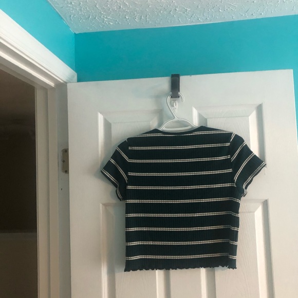 American Eagle Short Sleeve Crop Top - Picture 2 of 4